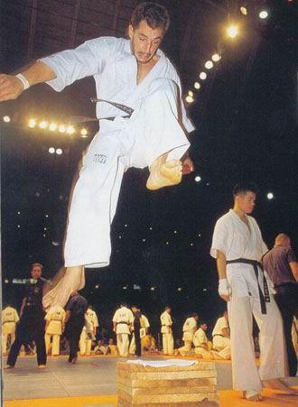 Kyokushin tameshiwari